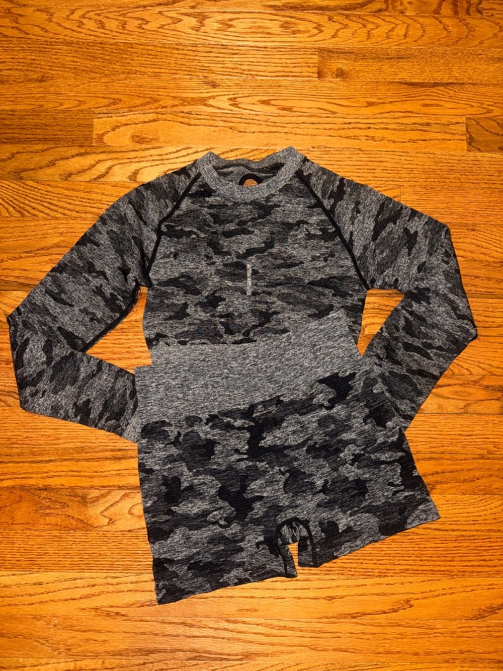 Seamless gray camo workout set